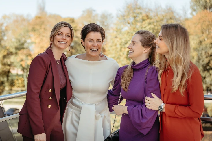 mensen en receptie op het dak van de domein De Ghellinck