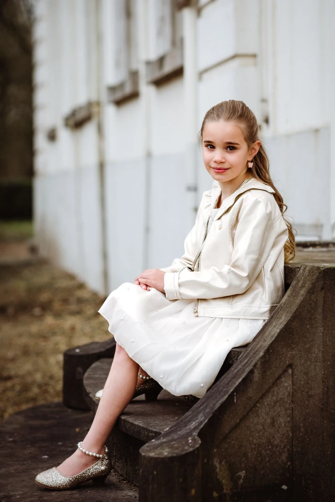 Communieportret in historische kasteelomgeving – elegante en tijdloze sfeer