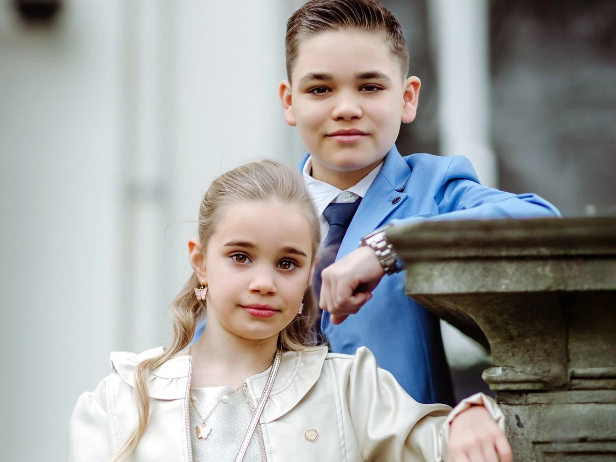 Communieportret in historische kasteelomgeving – elegante en tijdloze sfeer