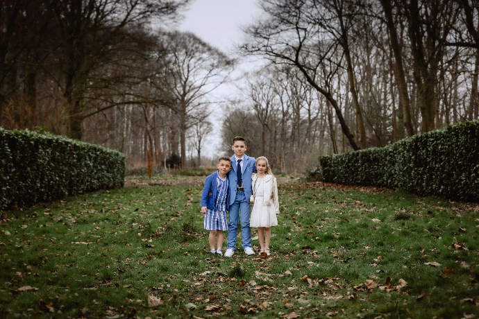 Communie fotoshoot in het Kasteel van Wippelgem – broer en zus in historische setting