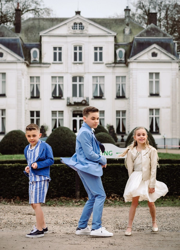 Communie fotoshoot in het Kasteel van Wippelgem – broer en zus in historische setting