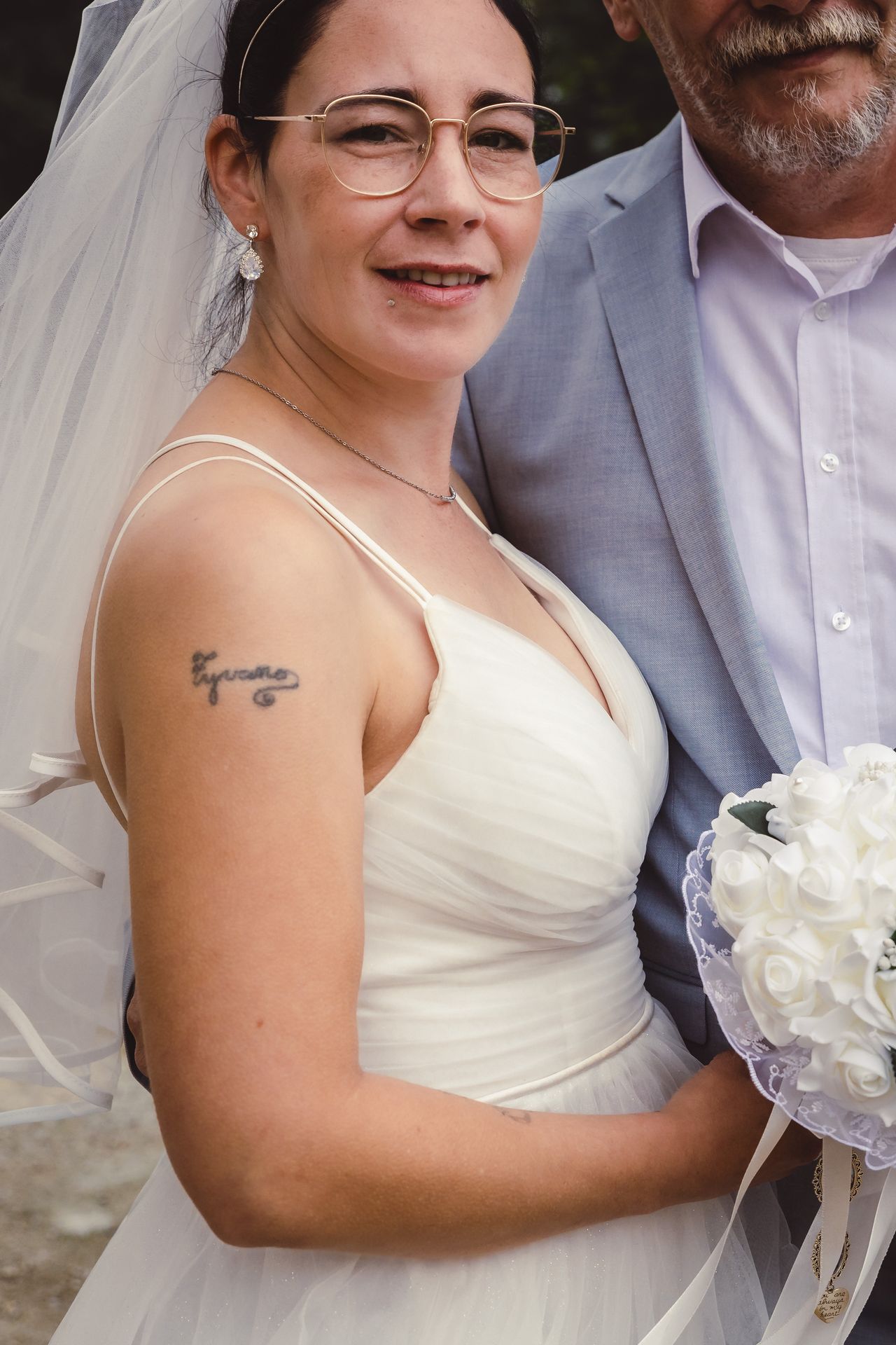 After wedding shoot in het stadspark van Dendermonde, liefdevol en spontaan