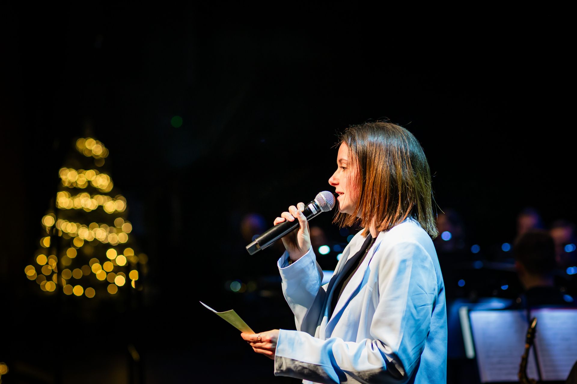 Samenspel van harmonieorkest tijdens live optreden