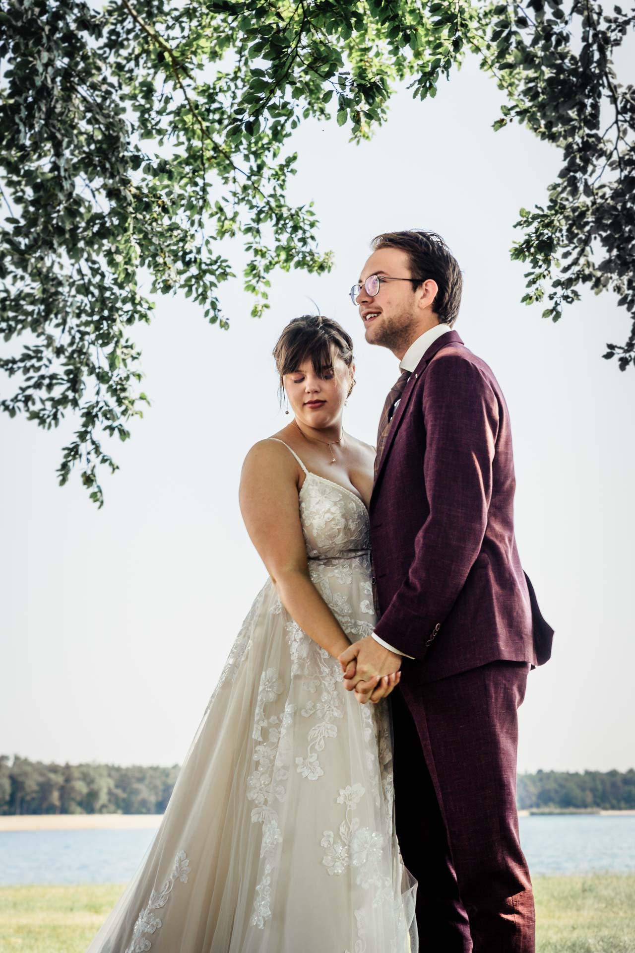 Fotoshoot met een Pas Getrouwd Koppel in Nederland