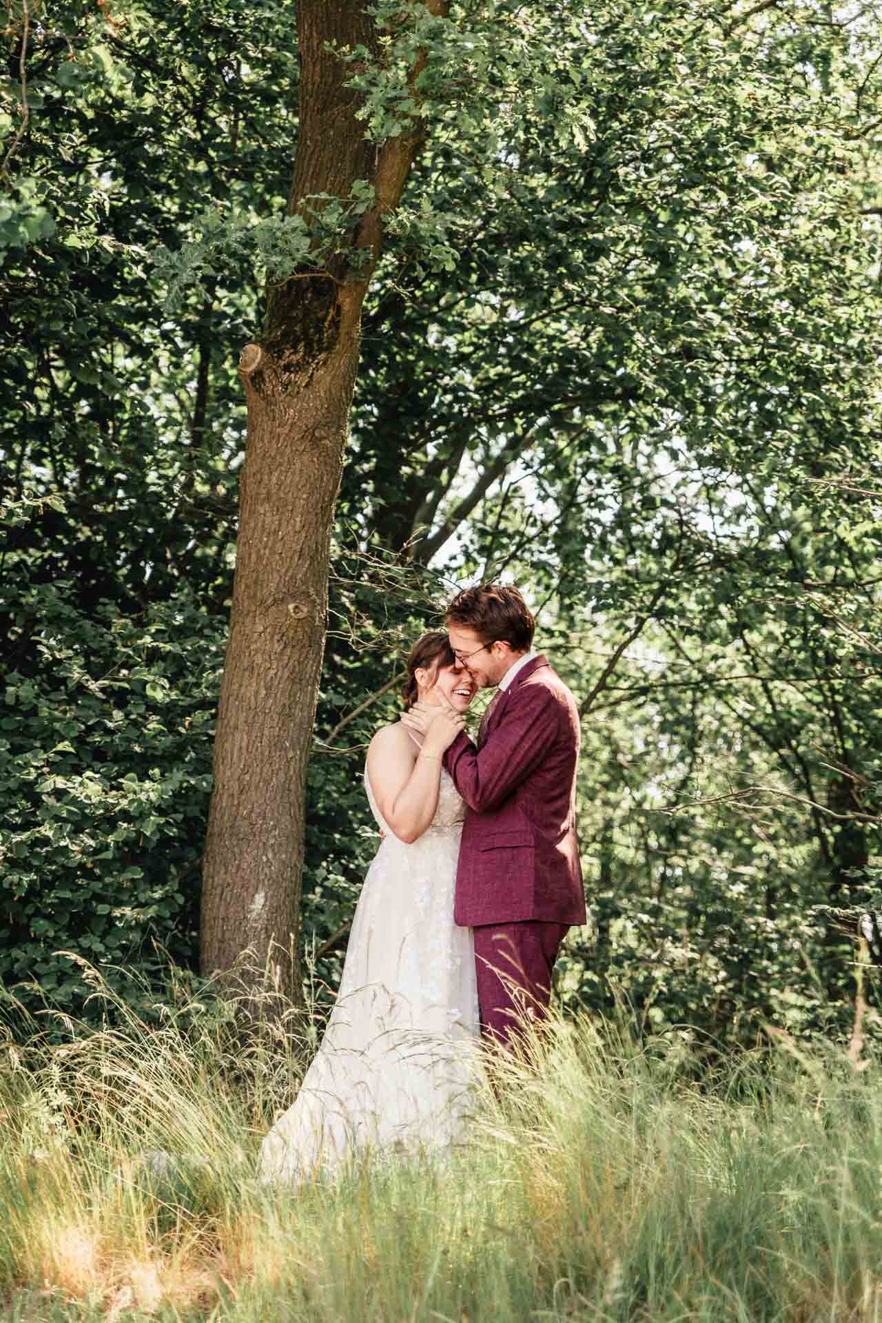 Fotoshoot met een Pas Getrouwd Koppel in Nederland