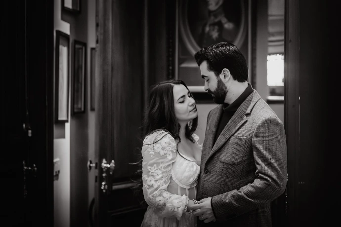 Black and white portrait of a couple celebrating their 10th wedding anniversary.